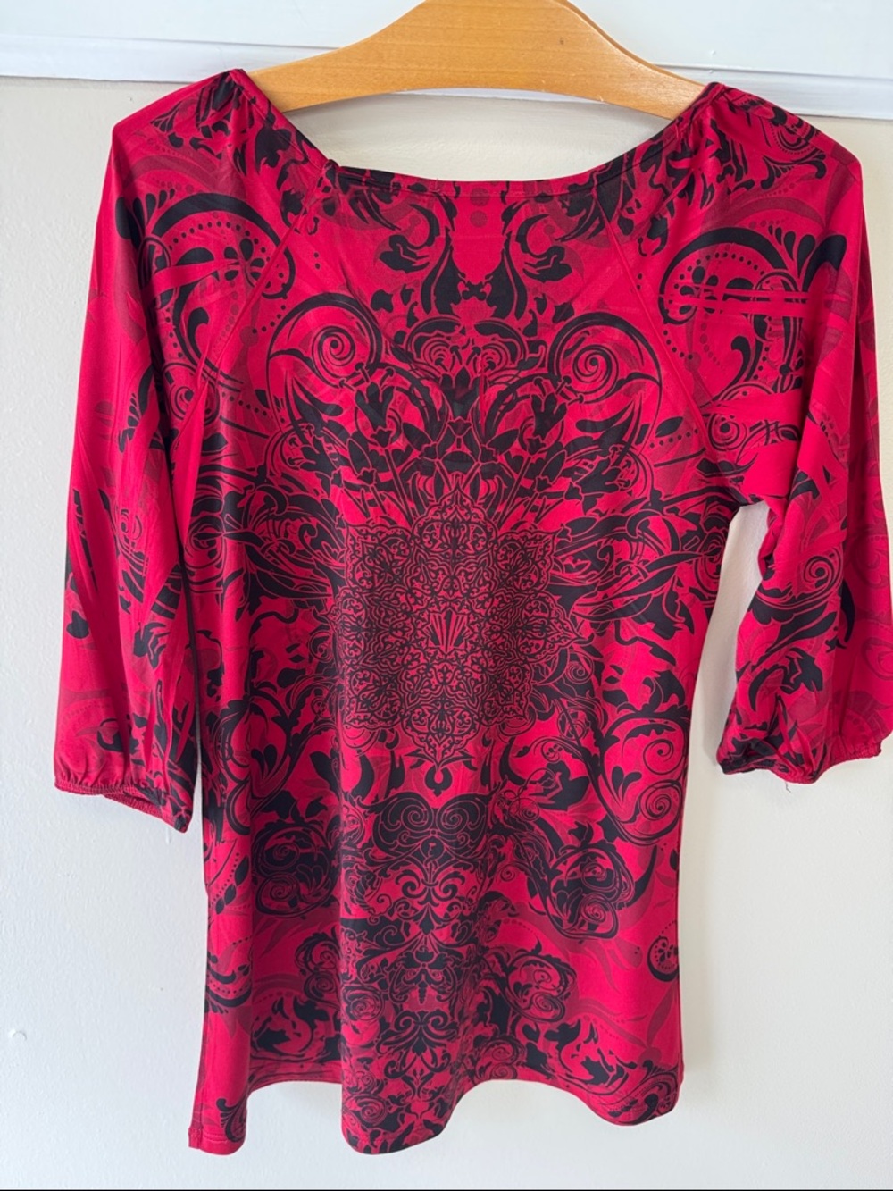Women's Red and Black Printed Scoop Neck Top with 3/4 Sleeve - Picture 6 of 6